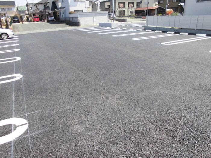 アメニティ橋口の駐車場