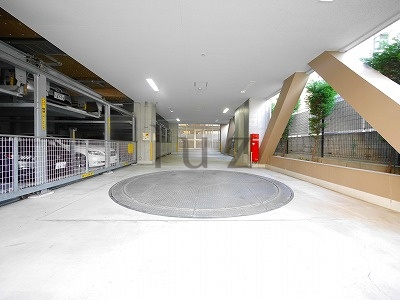 川崎市川崎区南町の賃貸マンションの駐車場