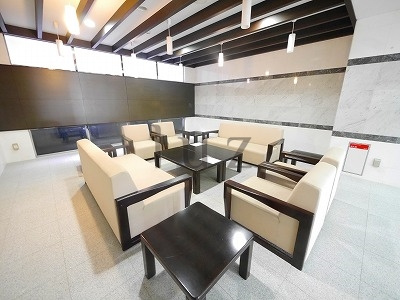 川崎市川崎区南町の賃貸マンションのロビー