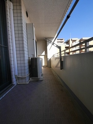 川崎市川崎区南町の賃貸マンションのバルコニー