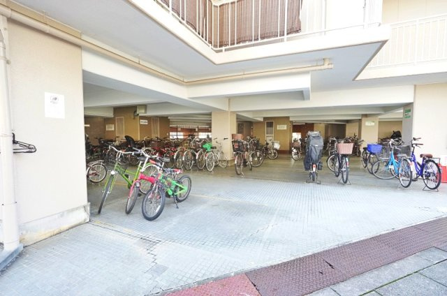 エバーグリーン淀川４号館の駐輪場