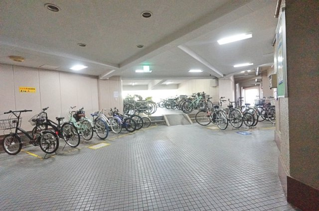 エバーグリーン淀川４号館の駐輪場