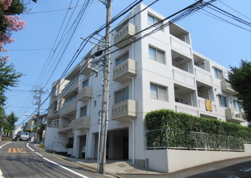 鉄飛坂マンションの外観