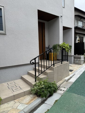 文京区西片2丁目中古戸建の玄関
