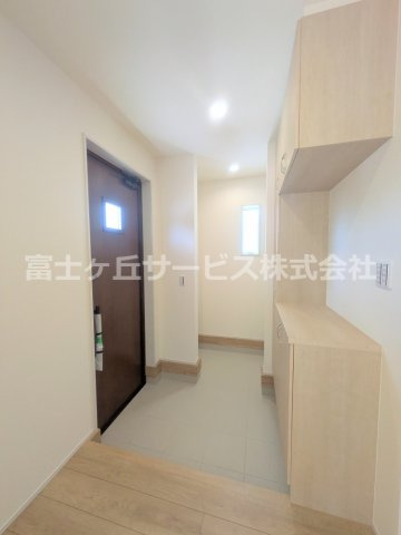 【玄関】 | 沼津市東間門 新築一戸建て 2号棟 | 落ち着いた玄関です