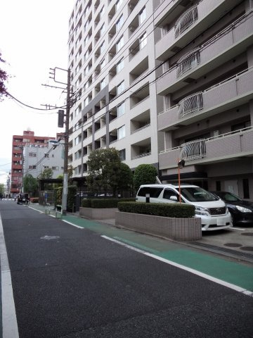 カーサグランデ本郷の周辺