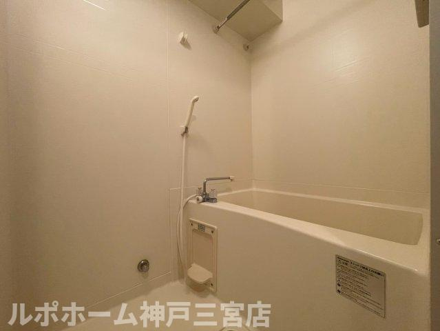 B-RISE元町の浴室