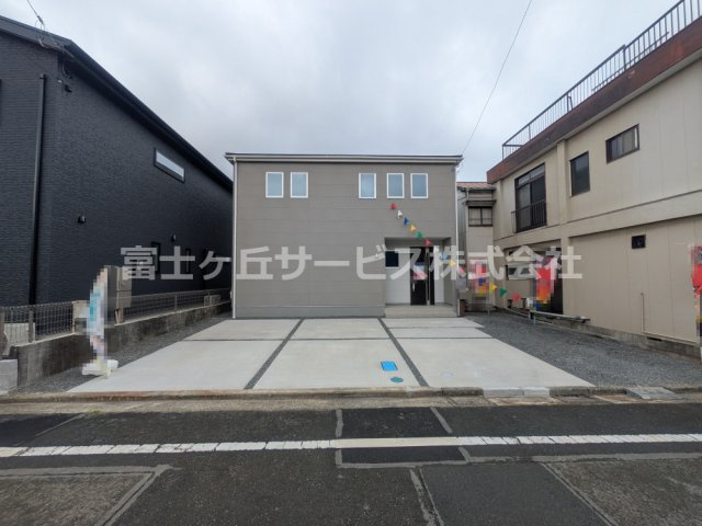 【駐車場】 | 沼津市下河原町 新築一戸建て | 駐車場の用意があります