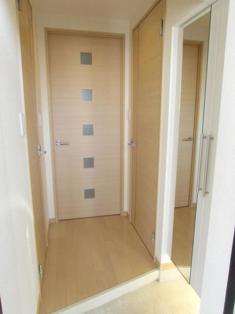 プレステージ空港東の玄関|下駄箱もしっかりついてます！
