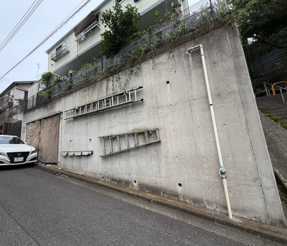 横浜市港南区芹が谷１丁目５−１９　２世帯住宅　上下階独立型の二世帯対応・多用途住宅