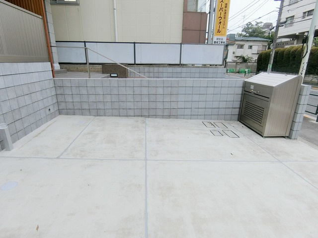 Ｌａ　Ｃｏｌｌｉｎａ　柿の木のその他共用部分|★駐輪場、ゴミストッカー★