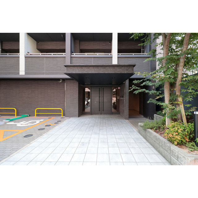 レジデンス本町靭公園のエントランス