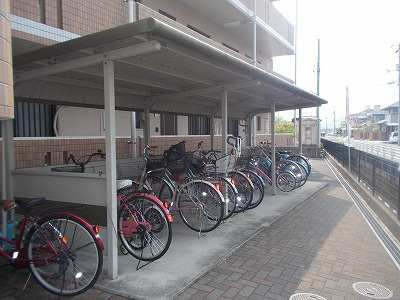 総社市駅南１丁目の賃貸マンションの外観|駐輪場