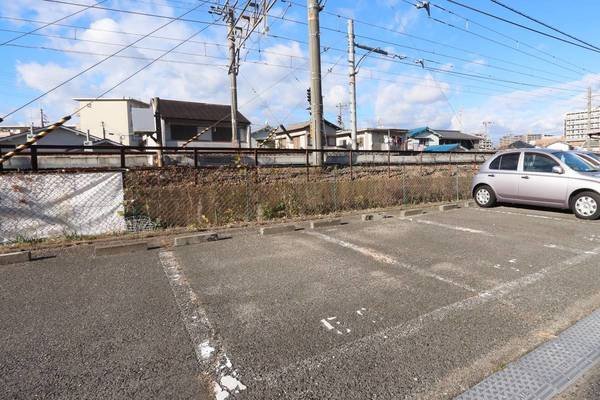 ビレッジハウス久保1号棟の駐車場