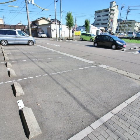 ｔｗｉｎｋｌｅ　２１の駐車場|駐車場