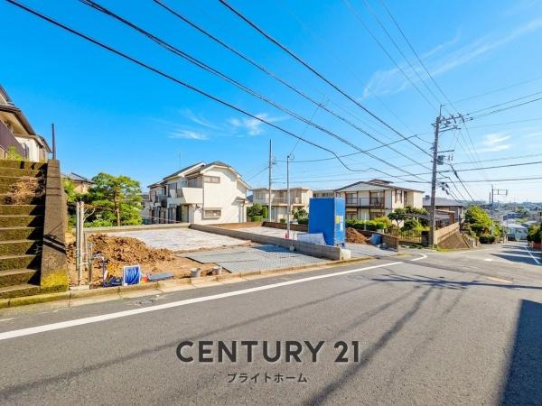 横浜市緑区鴨居６丁目の新築一戸建の前面道路含む現地写真|閑静な住宅街につき住環境良好です♪
お気軽にお問い合わせください。