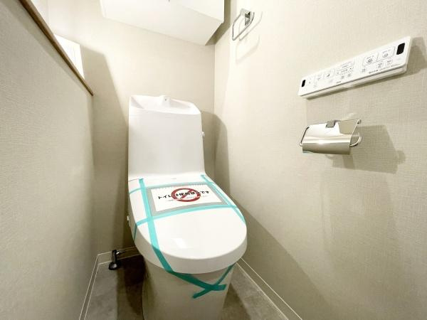 グレイス二子玉川のトイレ|すっきりとしたデザインのトイレ空間。シンプルにまとめられた室内は、掃除のしやすさにも優れています。