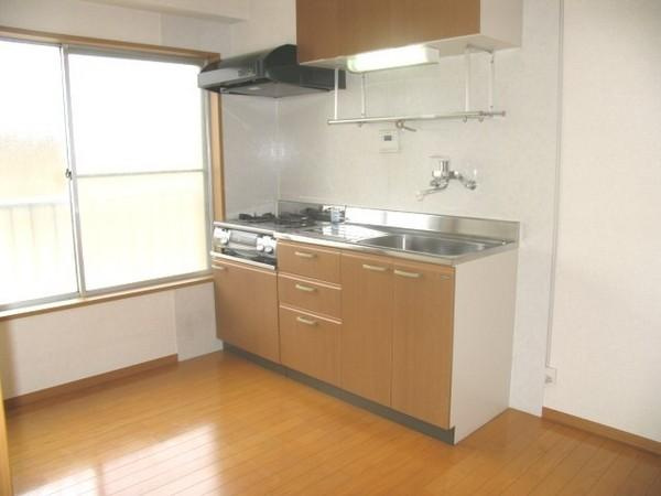 【キッチン】 | 玉川フラット | ※202号室の写真です。