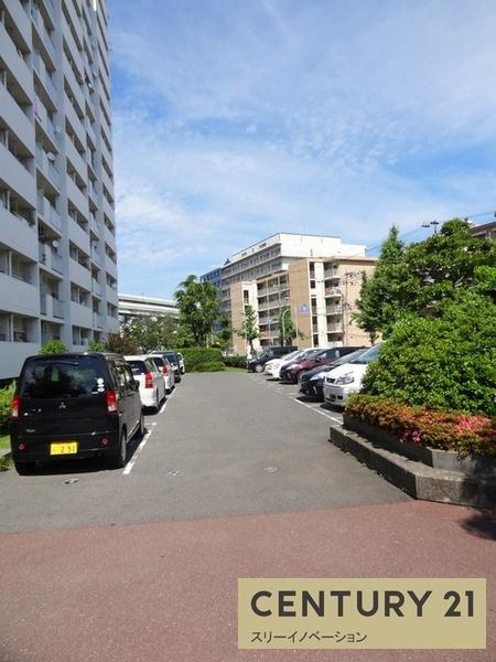 天保山第五コーポ2号棟の駐車場
