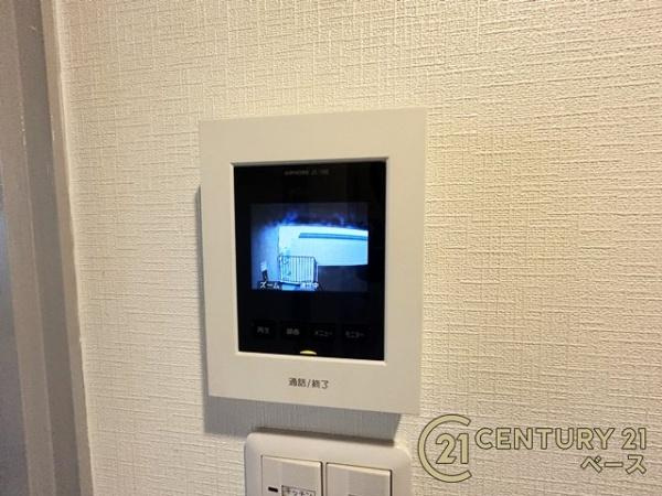 若草マンションの内装|ＴＶモニター付きインターホンで防犯対策もバッチリ！来客も一目でわかり安心です！