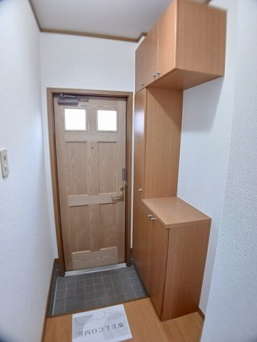 ルミエール弐番館の玄関