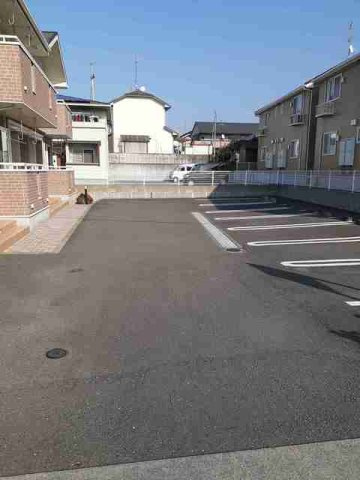 ブリーズヒル国領　Ｄの駐車場