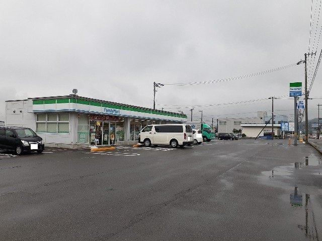 ブリーズヒル国領　Ｄの周辺|ファミリーマート様まで650m