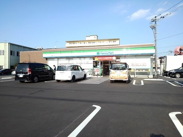 ルミリクスの周辺|ファミリーマート久留米山川店まで450m