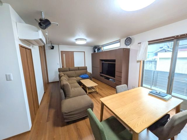 堺市西区浜寺石津町西４丁戸建（屋上テラス付き）の居間・リビング