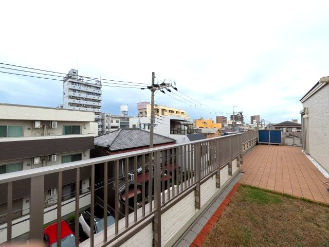 堺市西区浜寺石津町西４丁戸建（屋上テラス付き）のバルコニー
