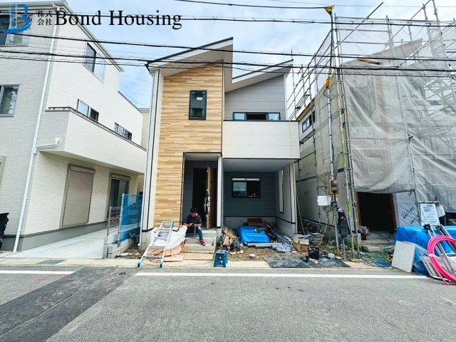 西新町駅徒歩11分　大道町1期　新築2区画　1号棟の前面道路含む現地写真