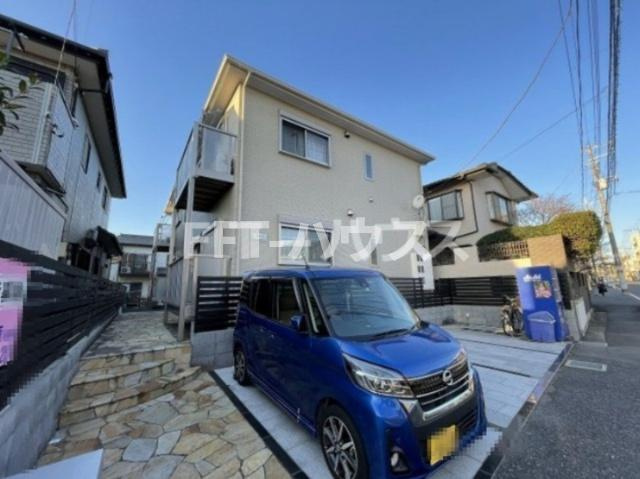 ＮＥＵＨＡＵＳ　ノイハウス駐車場