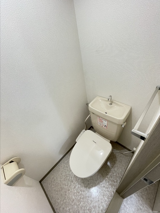 クレールシャトー吉田　A棟のトイレ