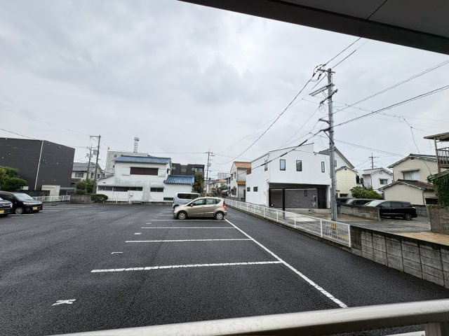 アルペジオ富町の駐車場