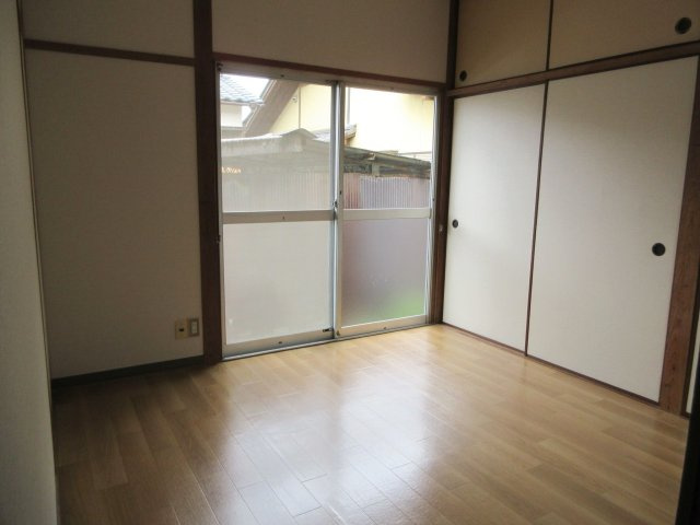 中島貸家の寝室