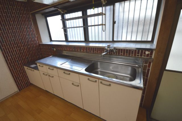 上津2丁目貸家のキッチン