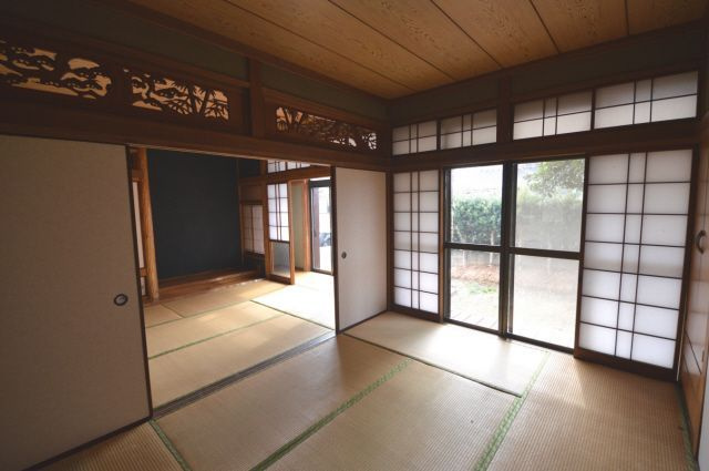 上津2丁目貸家の和室