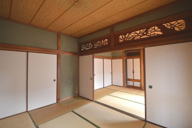 上津2丁目貸家の和室