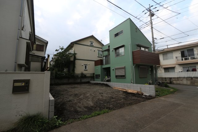 【MELDIA】小平仲町の外観|小学校まで徒歩4分＆公園まで徒歩1分。理想の子育て環境です♪