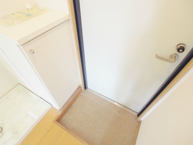 KSビルの玄関