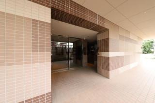 【エントランス】PREMIUMCUBEG三軒茶屋