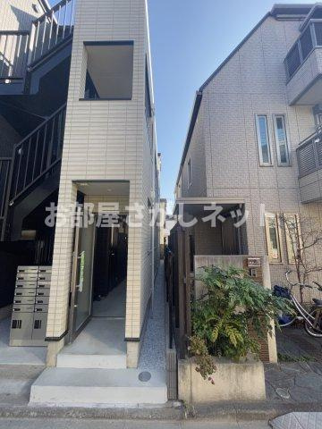 ログライフ東六郷のエントランス
