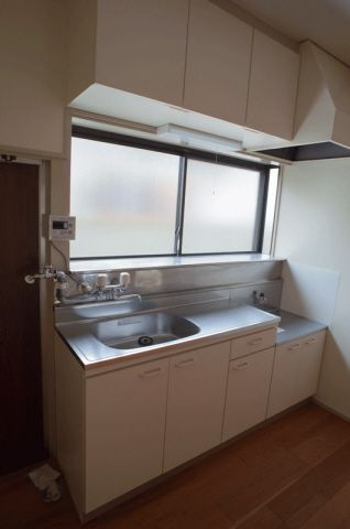 野中町貸家のキッチン