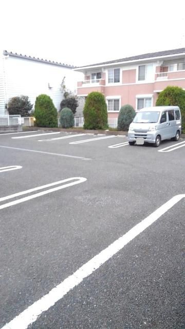 アルドールの駐車場