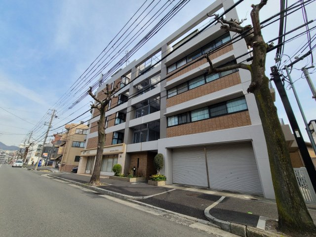 ルロワ赤坂の外観