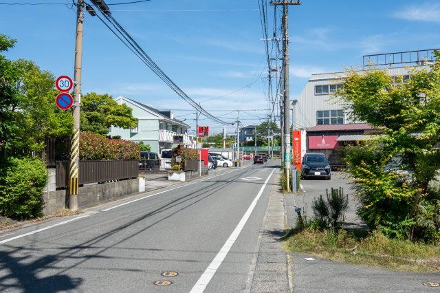【中古一戸建】南区花畑二丁目の前面道路含む現地写真