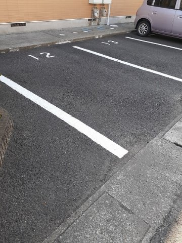 ファー　イーストの駐車場|駐車場に車を止められます