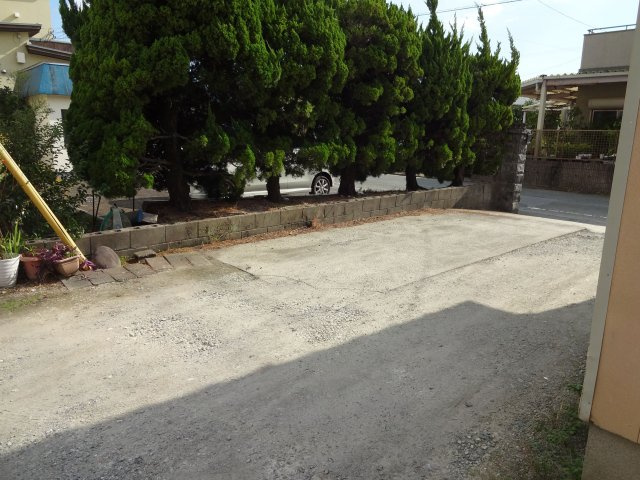 中村貸家の駐車場