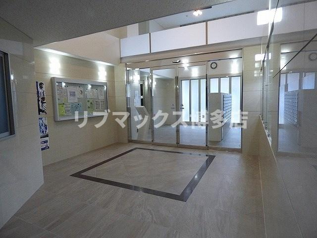 【エントランス】キルンズ博多駅南 