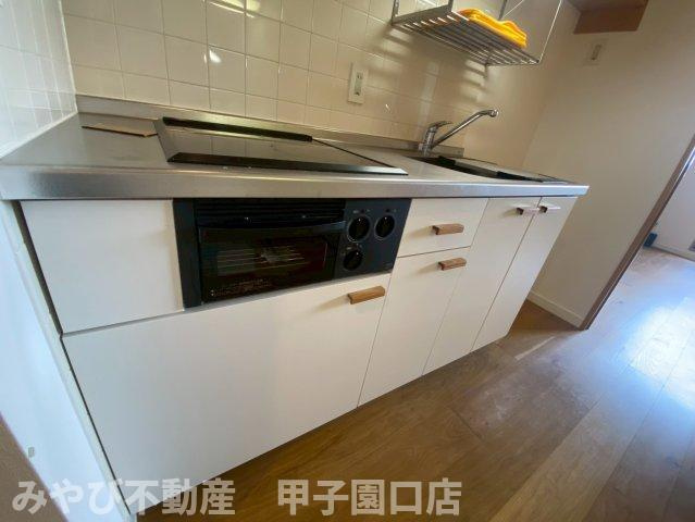 アプリーレ西宮武庫川のキッチン